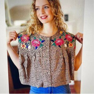 Oddy Floral Embroidered Women's Top